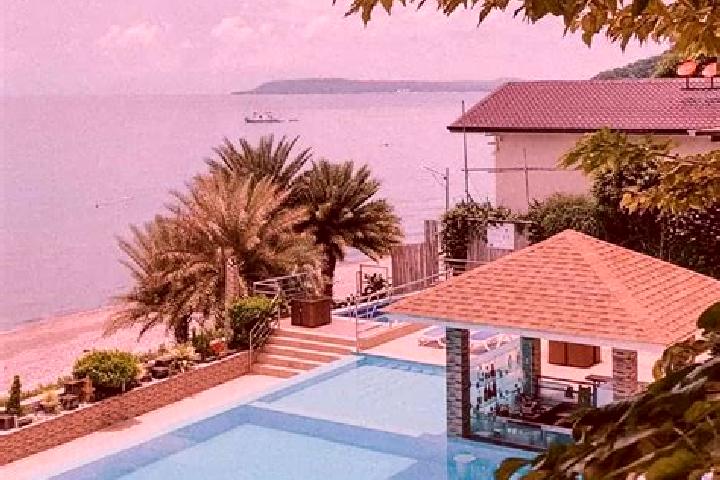 Ellie, 37 — Escort in Laiya, Philippines