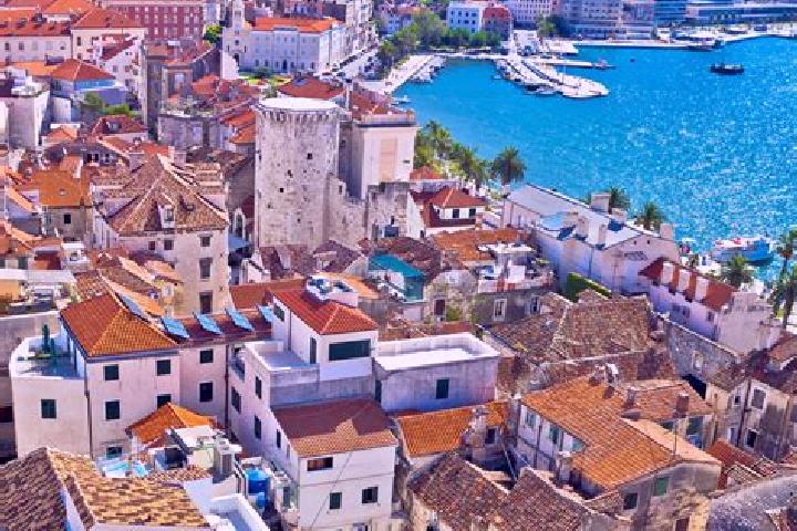 Ellie, 37 — Escort in Liberpolis, Croatia