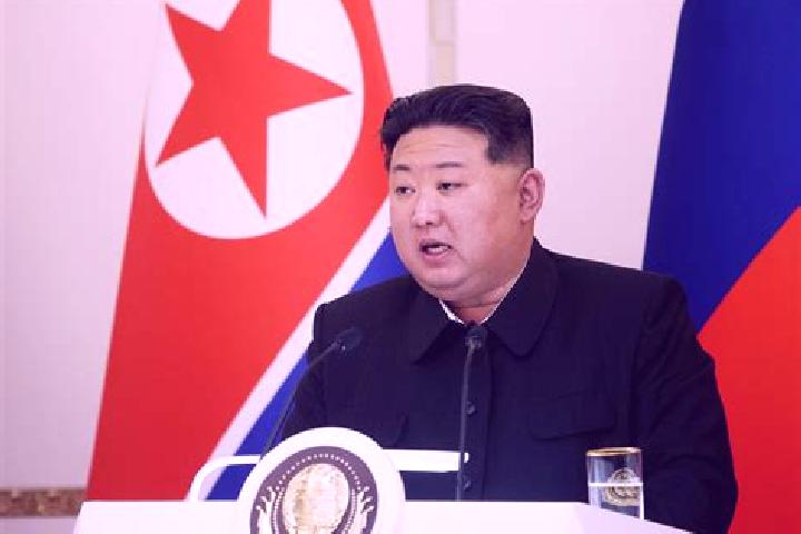 Ellie, 37 — Escort in Uijin-dong, North Korea