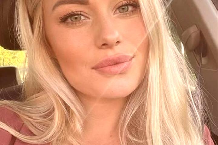 Ellie, 38, a blonde hazel-eyed latina companion based in Broma. Offering CIM, Travel Companion, BDSM. Available for incall and outcall, day and evening dates.