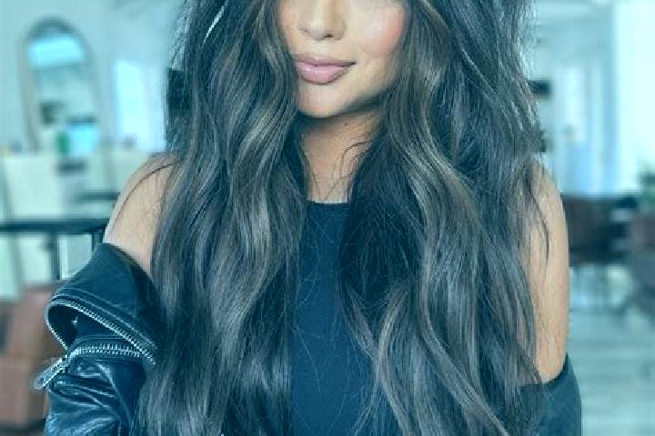 Ellie, 38, a brunette dark-eyed caribbean companion based in Atlantic. Offering Striptease, Duos, CIM. Available for incall and outcall, day and evening dates.