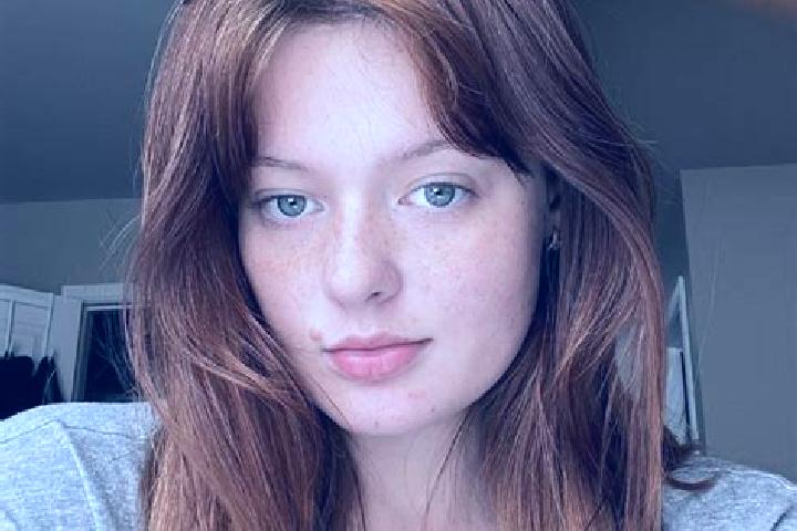 Ellie, 38, a dark blonde amber-eyed slavic companion based in Urvis de Beius. Offering 69, OWO, Travel Companion, Tantra, Dinner Date. Available for incall a...