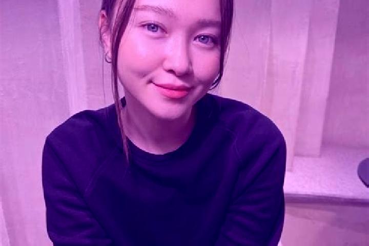 Ellie, 38, a dark blonde blue-eyed asian companion based in Shetangpo. Offering Domination, A-Level, CIM. Available for incall and outcall, day and evening d...
