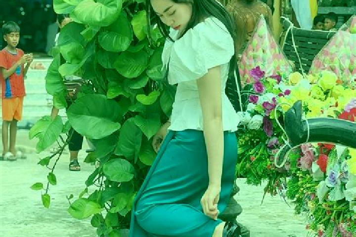 Ellie, 38 — Escort in Phumi Romeas, Cambodia