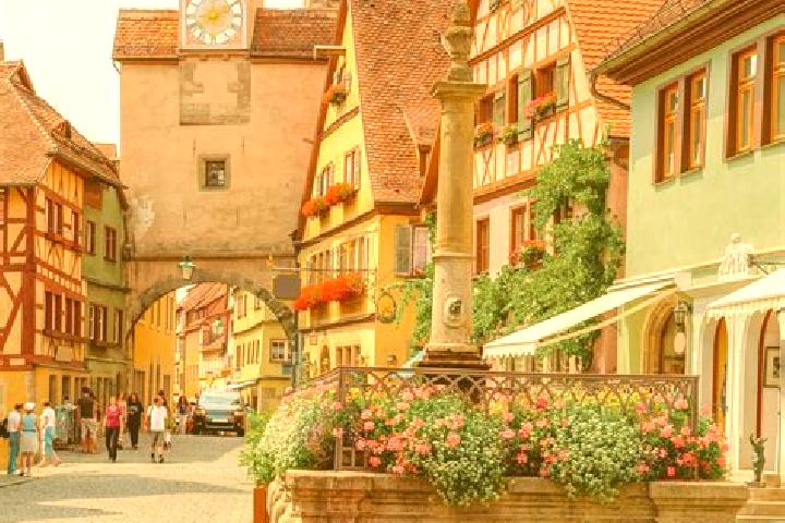 Ellie, 38 — Escort in Tuttlingen, Germany