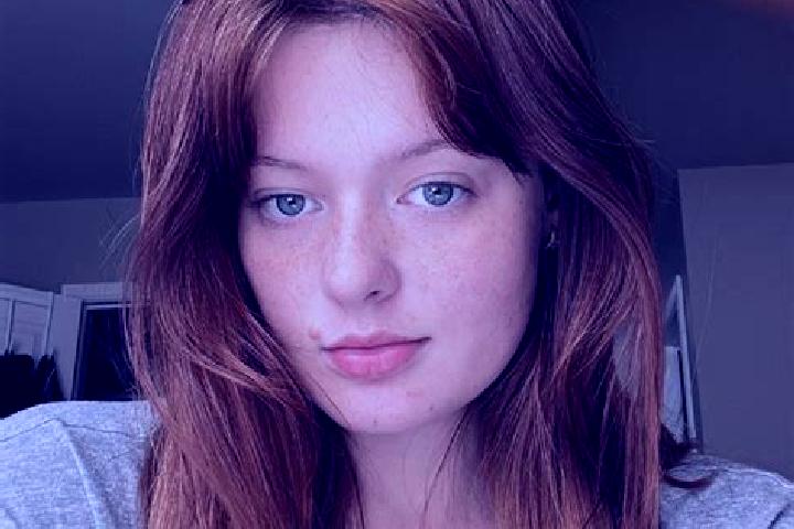 Ellie, 39, a auburn brown-eyed european companion based in Ivanda. Offering Roleplay, OWO, Deep French Kissing, Tantra. Available for incall and outcall, day...