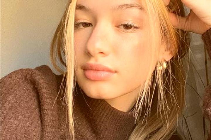 Ellie, 39, a blonde brown-eyed mixed companion based in Gill. Offering OWO, Overnight, Girlfriend Experience. Available for incall and outcall, overnight boo...