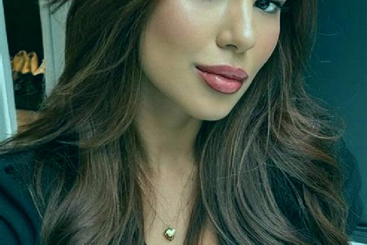 Ellie, 39, a chestnut brown-eyed latina companion based in Kesennuma. Offering Overnight, A-Level, GFE. Available for incall and outcall, day and evening dates.