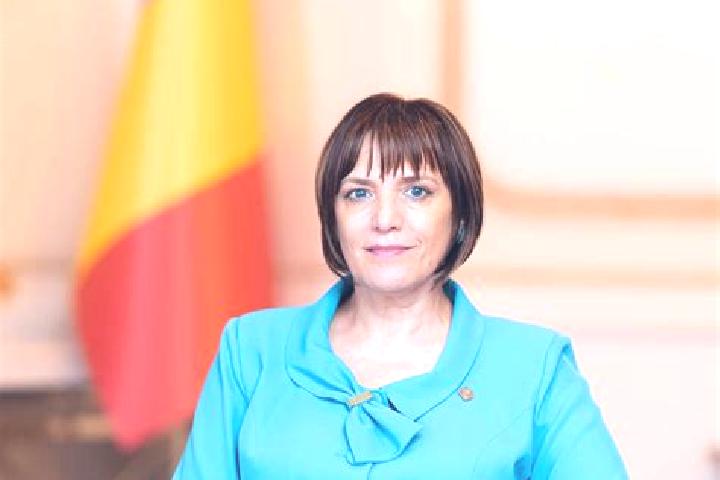 Ellie, 39 — Escort in Dascalu, Romania