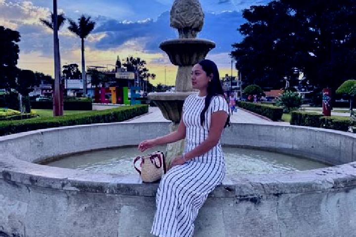 Ellie, 39 — Escort in San Juan Lachao, Mexico