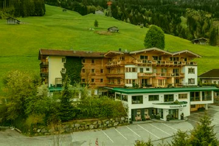 Ellie, 39 — Escort in Untertauern, Austria