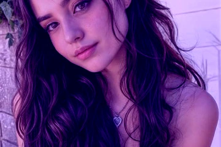 Emily, 20, a brunette hazel-eyed middle eastern companion based in Kunagota. Offering Travel Companion, Couples, Erotic Massage, Striptease. Available for in...