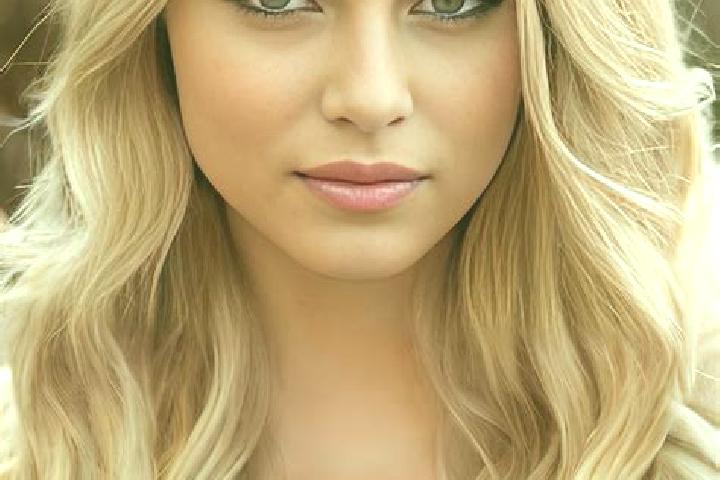 Emily, 20, a dark blonde amber-eyed indian companion based in Milharado. Offering Couples, Deep French Kissing, A-Level, Prostate Massage. Available for inca...