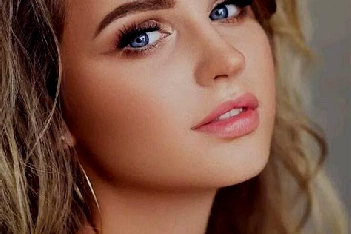 Emily, 20, a dark blonde blue-eyed european companion based in Kullaa. Offering Roleplay, Striptease, Girlfriend Experience. Available for incall and outcall...