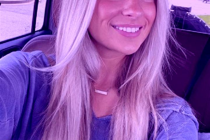 Emily, 20 — Escort in Fallon, United States