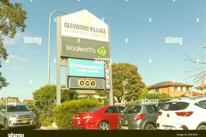 Emily, 20 — Escort in Glenwood, Australia
