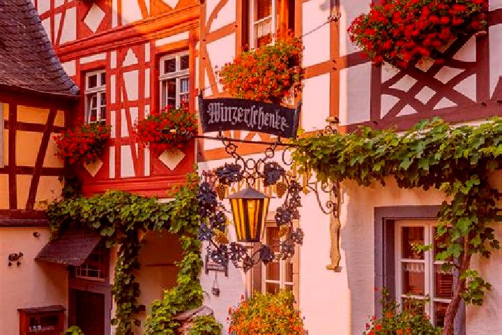Emily, 20 — Escort in Oberporing, Germany