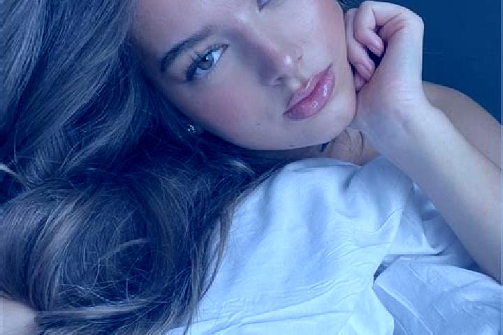 Emily, 21, a chestnut dark-eyed latina companion based in Gaolou. Offering Duos, Deep French Kissing, OWO. Available for incall and outcall, day and evening ...