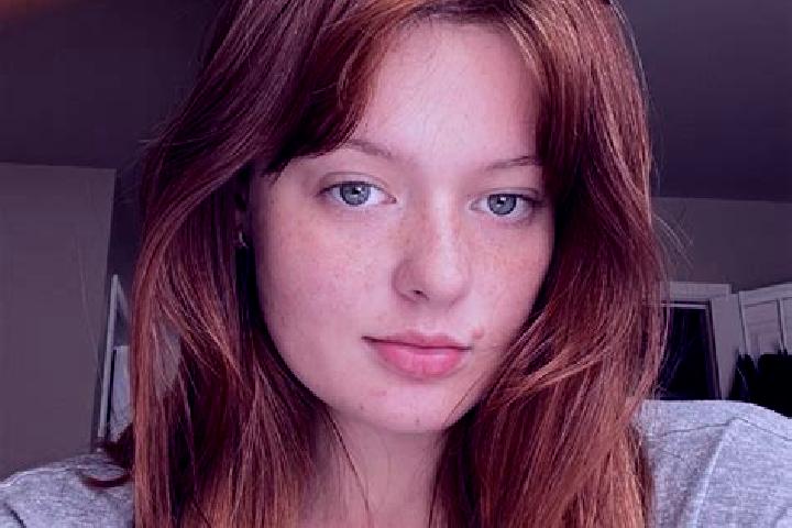 Emily, 21, a red grey-eyed european companion based in Brieselang. Offering 69, CIM, GFE. Available for incall and outcall, day and evening dates.
