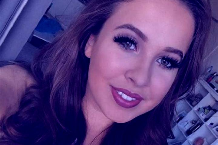 Emily, 21, a red grey-eyed middle eastern companion based in Darton. Offering GFE, Domination, Party Girl. Available for incall and outcall, overnight bookin...