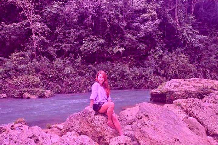 Emily, 21 — Escort in Balilihan, Philippines