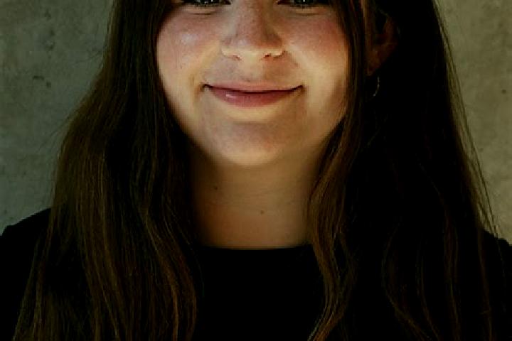 Emily, 21 — Escort in Lakeridge, Canada