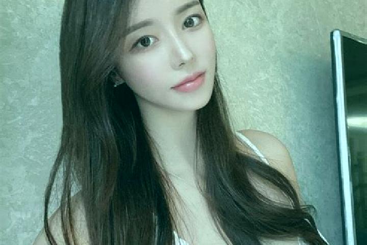 Emily, 21 — Escort in Tuanlin, China