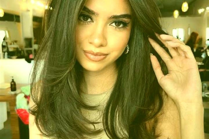 Emily, 21 — Escort in Varfurile, Romania