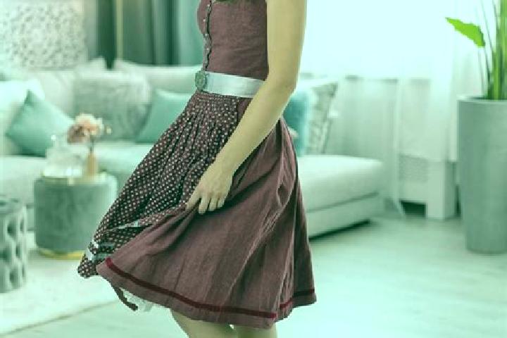 Emily, 22 — Escort in Achit, Russia