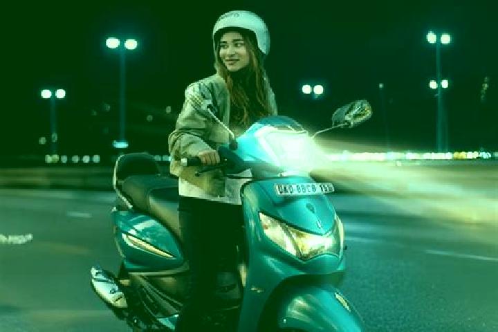 Emily, 22 — Escort in Bhokar, India