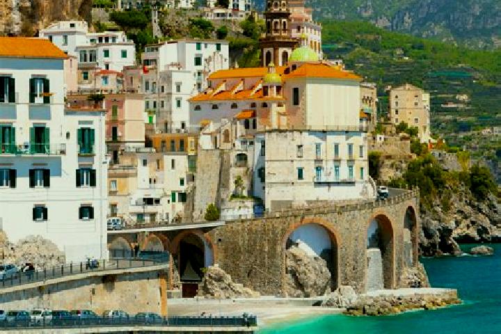 Emily, 22 — Escort in Corbola, Italy