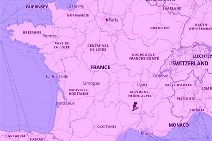 Emily, 22 — Escort in Crotelles, France