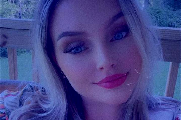 Emily, 22 — Escort in Lakin, United States