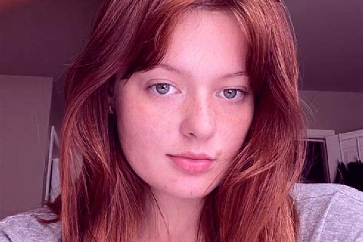 Emily, 23, a auburn grey-eyed caucasian companion based in Ponitz. Offering Party Girl, 69, GFE, Erotic Massage. Available for incall and outcall, day and ev...