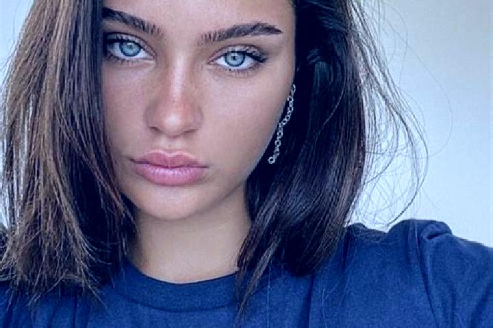 Emily, 23, a brunette blue-eyed middle eastern companion based in Alamor. Offering Deep French Kissing, A-Level, Dinner Date, Domination, Striptease. Availab...