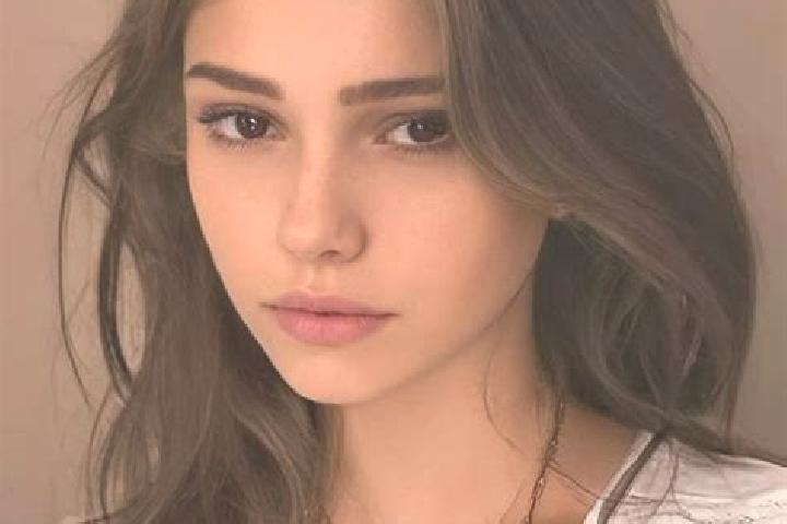 Emily, 23, a chestnut amber-eyed slavic companion based in Sumberbatas. Offering Party Girl, BDSM, Dinner Date. Available for incall and outcall, day and eve...