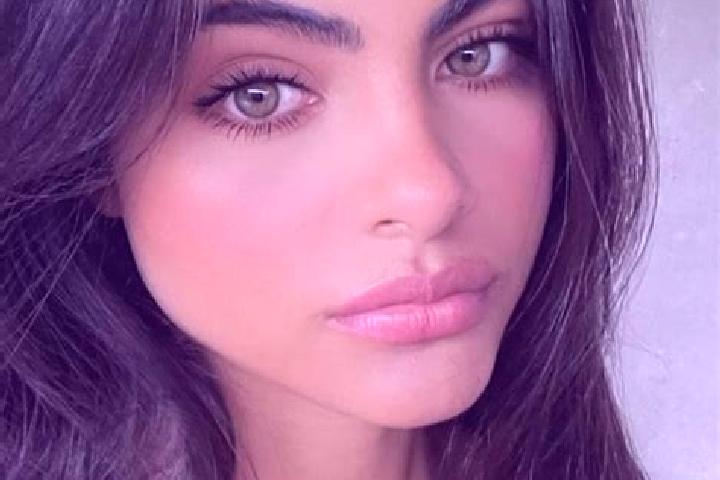 Emily, 23, a dark blonde dark-eyed indian companion based in Ringway. Offering Erotic Massage, Prostate Massage, Duos. Available for incall and outcall, day ...