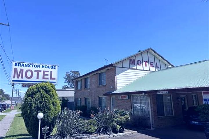 Emily, 23 — Escort in Branxton, Australia