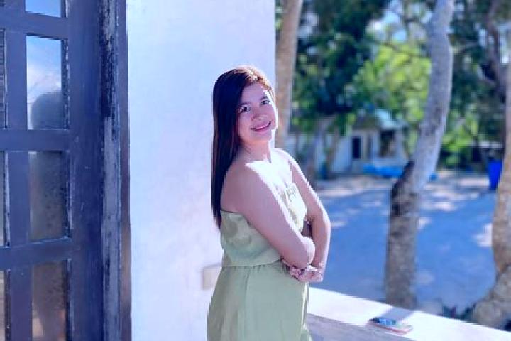Emily, 23 — Escort in Dumalneg, Philippines