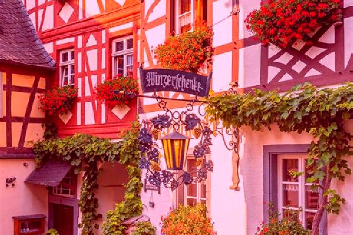 Emily, 23 — Escort in Gaukonigshofen, Germany