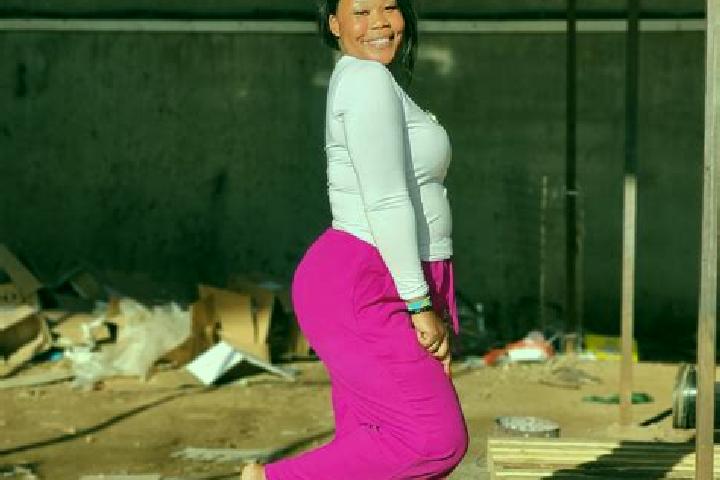 Emily, 23 — Escort in Letsheng, Botswana