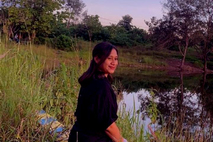 Emily, 23 — Escort in Oemanu, Indonesia