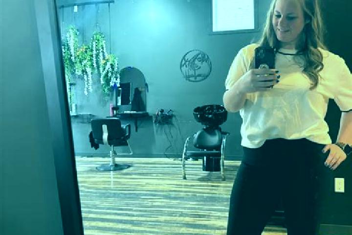 Emily, 23 — Escort in Teeswater, Canada