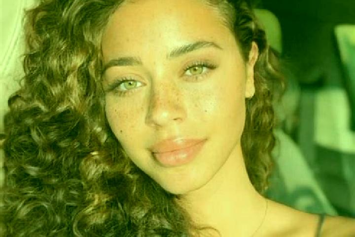 Emily, 24, a black hazel-eyed latina companion based in Degeh Bur. Offering Erotic Massage, Travel Companion, Dinner Date, 69. Available for incall and outca...