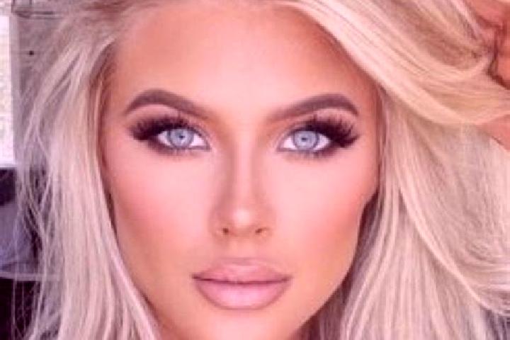 Emily, 24, a platinum blonde amber-eyed middle eastern companion based in Ashcroft. Offering Duos, Erotic Massage, Girlfriend Experience, Travel Companion. A...