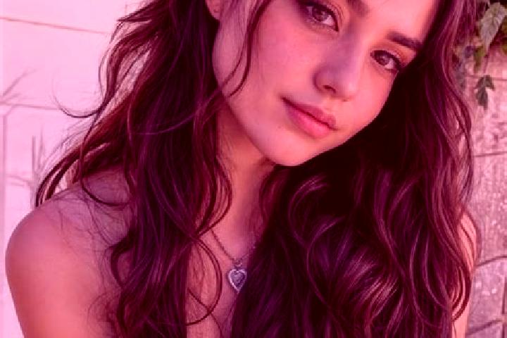 Emily, 24, a red hazel-eyed middle eastern companion based in Brattiro. Offering Dinner Date, Massage. Available for incall and outcall, day and evening dates.