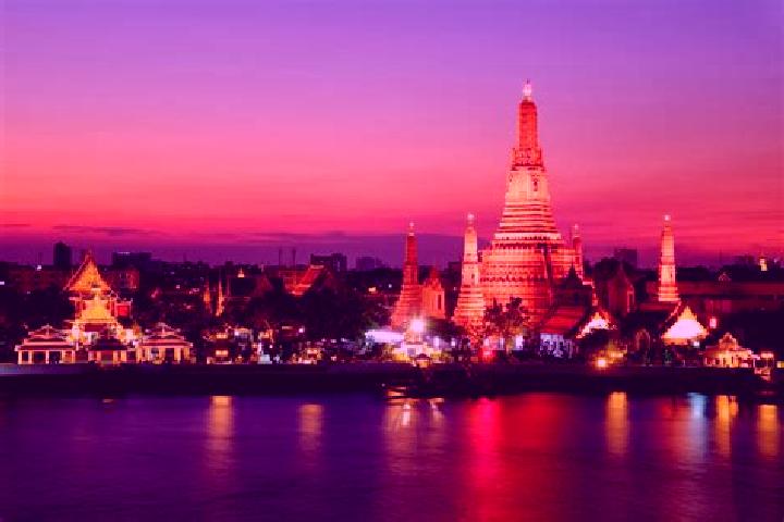 Emily, 24 — Escort in Ban Na Doem, Thailand