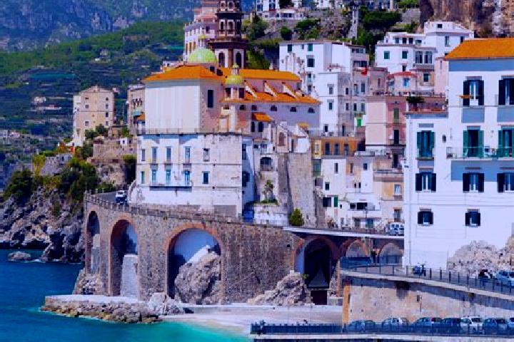 Emily, 24 — Escort in Cascano, Italy