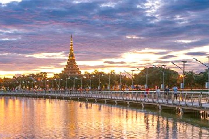 Emily, 24 — Escort in Khon Buri, Thailand