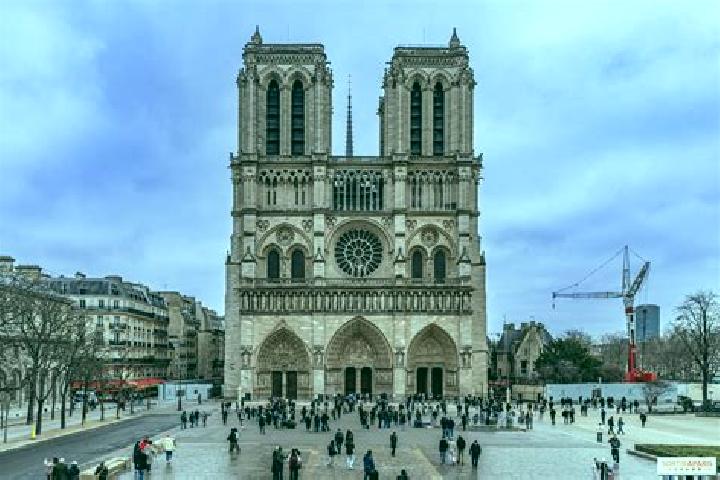 Emily, 24 — Escort in Pouligny-Notre-Dame, France
